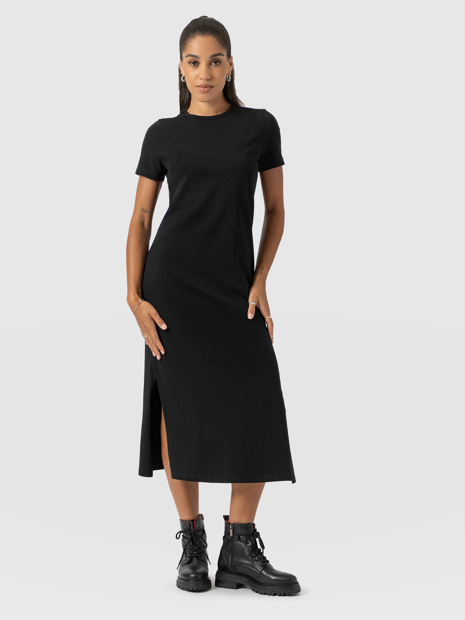 Easy T-Shirt Midi Dress - Black - Women's Dresss | Saint + Sofia® USA